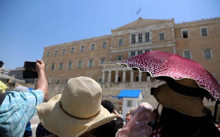 Συνεχίζεται ο καύσωνας και σήμερα -Στους 40 βαθμούς ο υδράργυρος